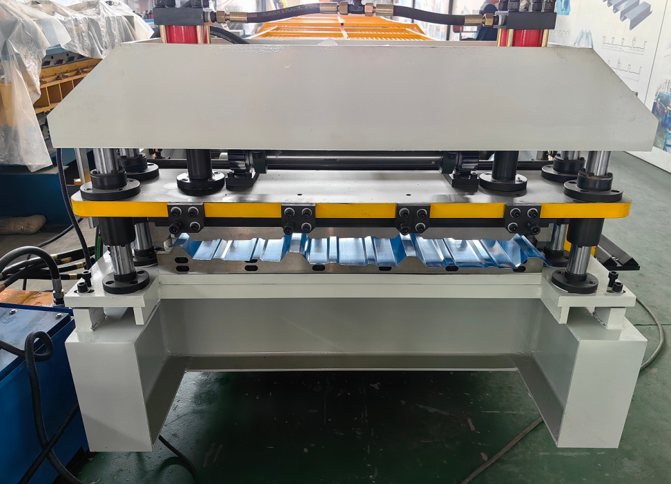 AG Panel R Panel roll forming machine