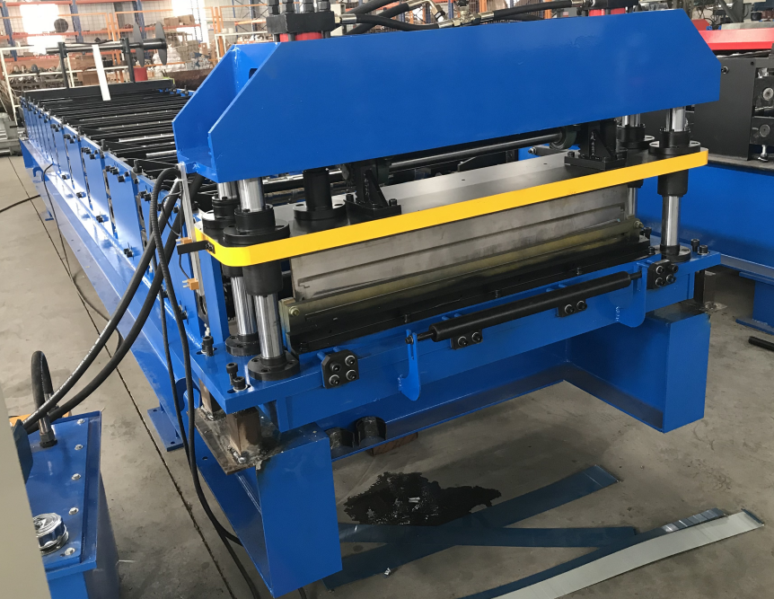 Sandwich panel roll forming machine