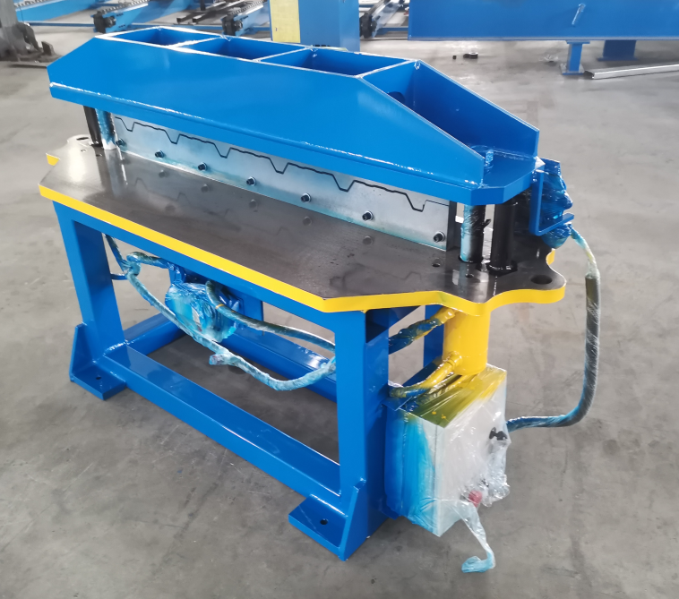 Roof ridge cap machine