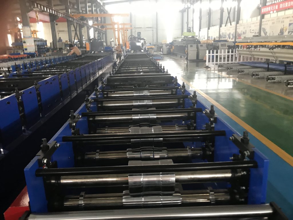 Color coated roof panel roll forming machine